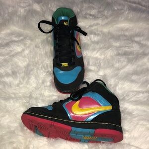 Nike multicolor sneakers, size 6Y, equivalent 7.5/8 women​​